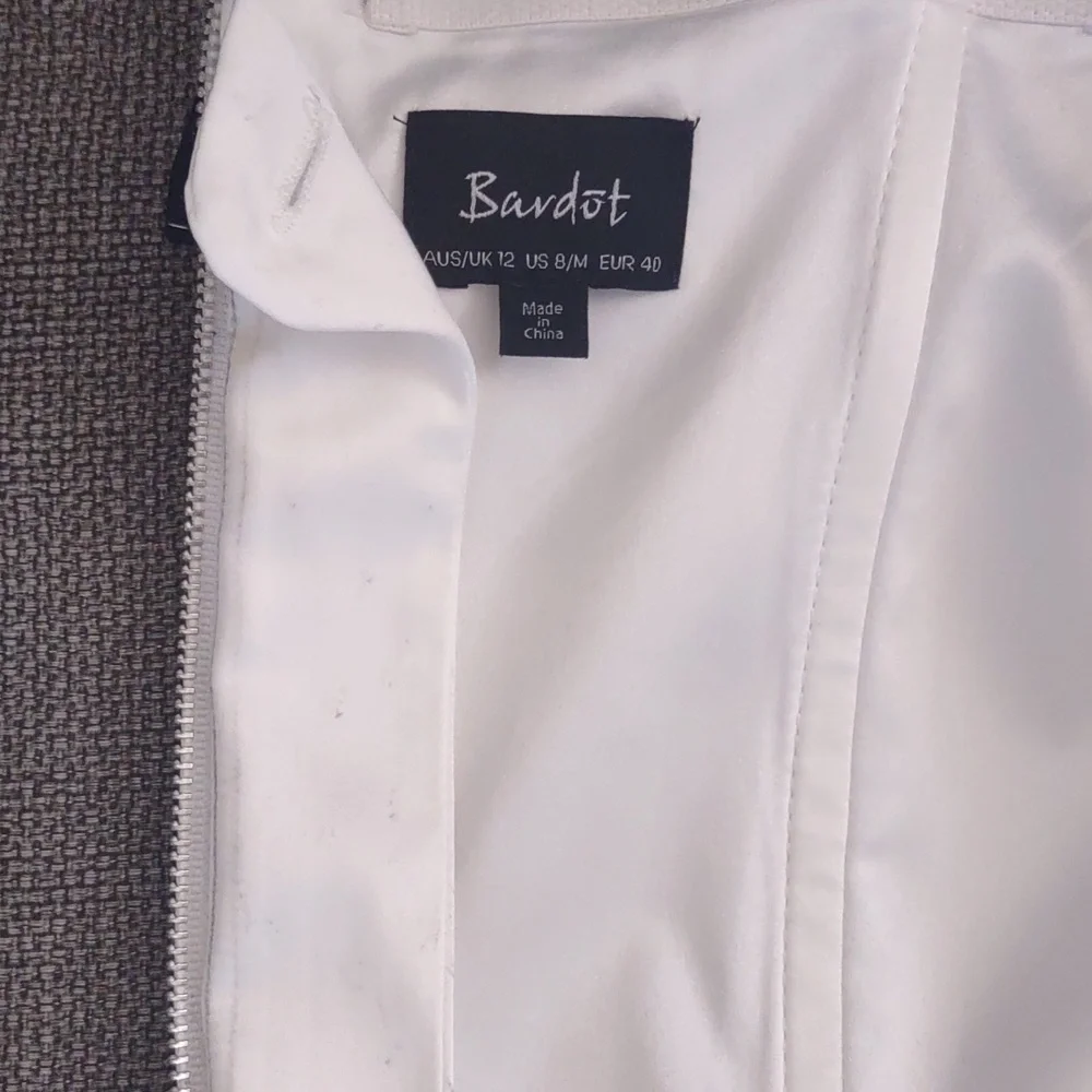 Bardot Black & White Floral Print Off the Shoulder Dress - Size 8 (M) - Picture 9 of 13